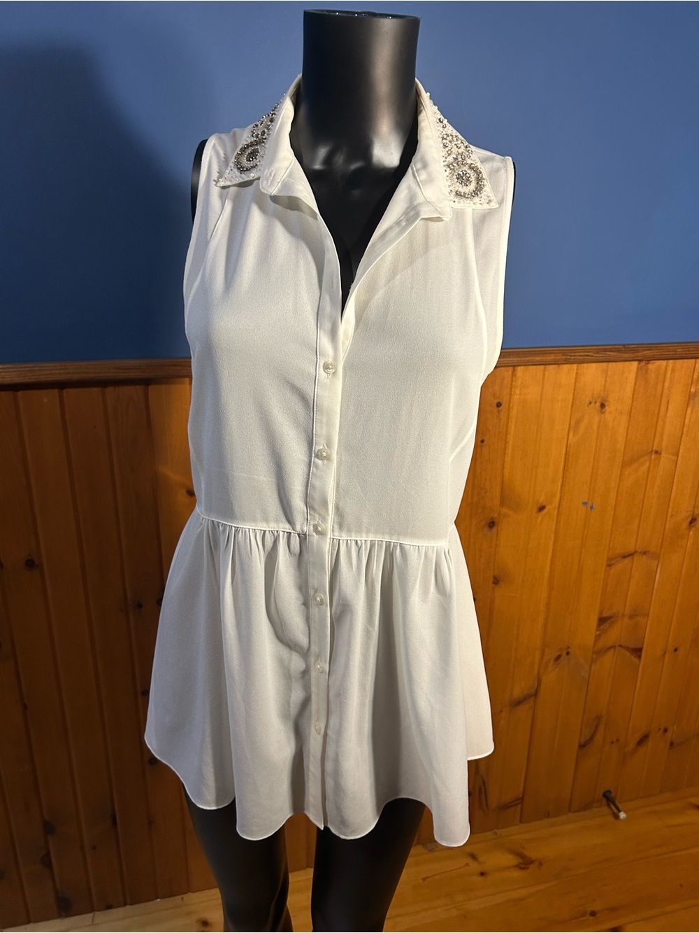 GUESS Embellished Collar Sleeveless White Peplum Blouse. Like new.